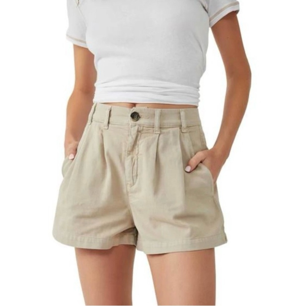 Free People Billy Pleated Chino Shorts in Almond Milk Khaki Size 2
